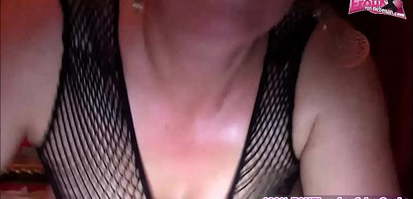  dicke junge teen macht privaten amateur sexfilm in catsuit